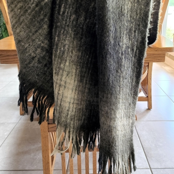 India's Heritage Black Tan mohair wool blend Afghan Blanket Throw 4'10" x 5' - Picture 1 of 5